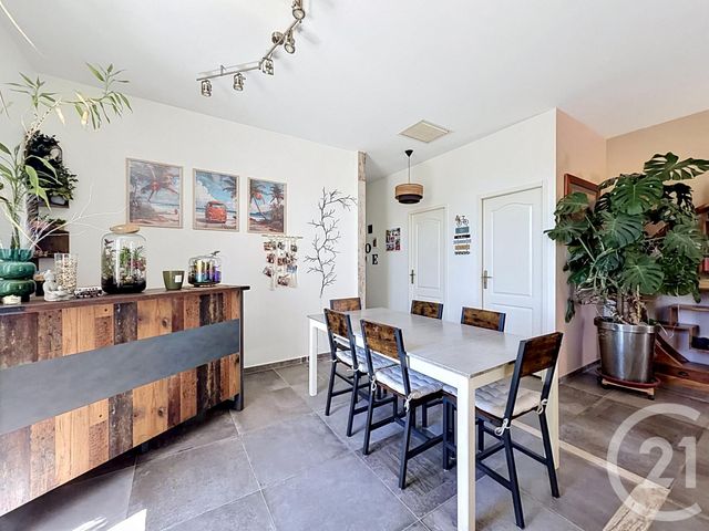 Appartement T3 à vendre - 3 pièces - 79.31 m2 - FREJUS - 83 - PROVENCE-ALPES-COTE-D-AZUR - Century 21 Sud Habitat