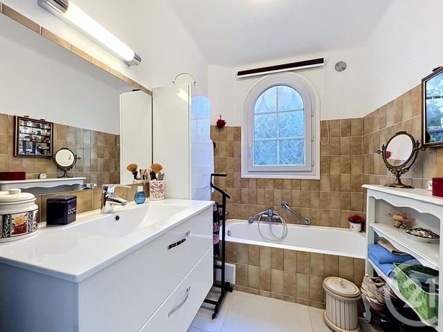 maison à vendre - 8 pièces - 175.0 m2 - ST RAPHAEL - 83 - PROVENCE-ALPES-COTE-D-AZUR - Century 21 Sud Habitat
