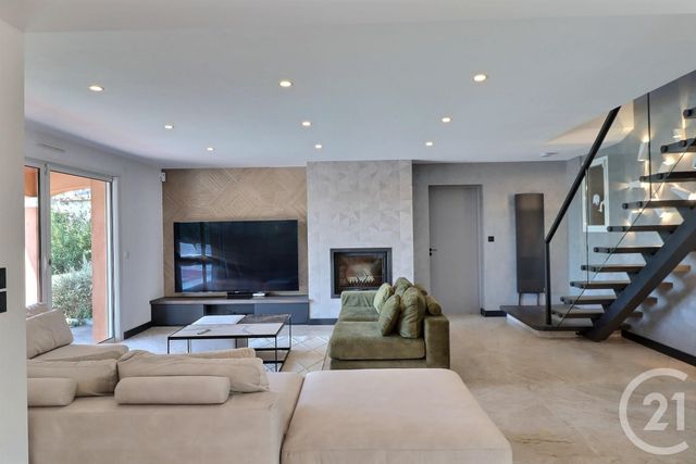 maison à vendre - 6 pièces - 160.0 m2 - FREJUS - 83 - PROVENCE-ALPES-COTE-D-AZUR - Century 21 Sud Habitat