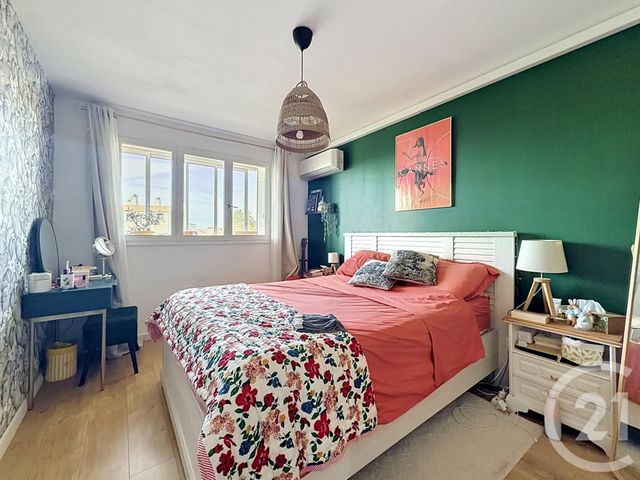 Appartement T4 à vendre - 4 pièces - 67.8 m2 - FREJUS - 83 - PROVENCE-ALPES-COTE-D-AZUR - Century 21 Sud Habitat