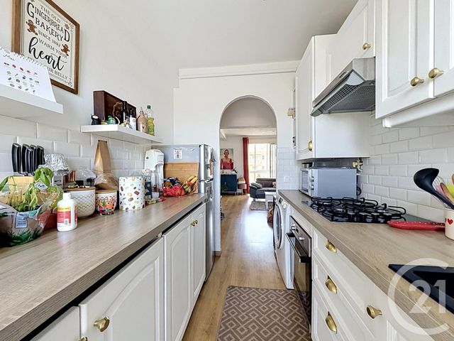 Appartement T4 à vendre - 4 pièces - 67.8 m2 - FREJUS - 83 - PROVENCE-ALPES-COTE-D-AZUR - Century 21 Sud Habitat