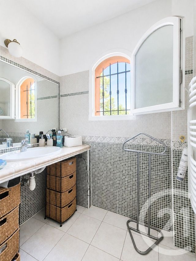 maison à vendre - 8 pièces - 190.0 m2 - FREJUS - 83 - PROVENCE-ALPES-COTE-D-AZUR - Century 21 Sud Habitat