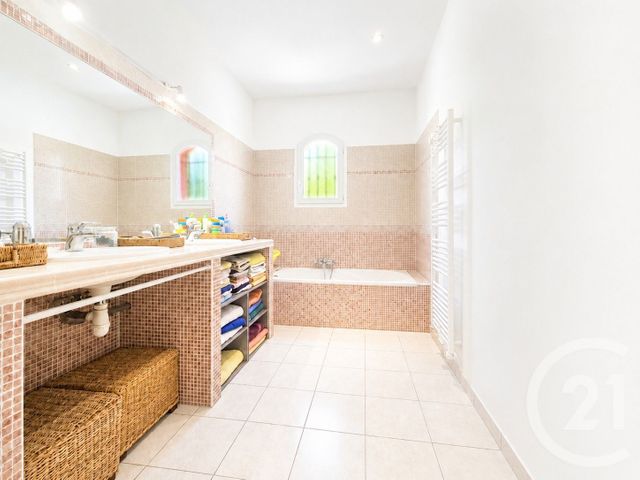 maison à vendre - 8 pièces - 190.0 m2 - FREJUS - 83 - PROVENCE-ALPES-COTE-D-AZUR - Century 21 Sud Habitat