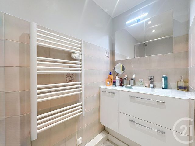 Appartement F2 à vendre - 2 pièces - 39.74 m2 - FREJUS - 83 - PROVENCE-ALPES-COTE-D-AZUR - Century 21 Sud Habitat