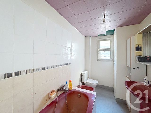 Appartement T2 à vendre - 2 pièces - 44.35 m2 - FREJUS - 83 - PROVENCE-ALPES-COTE-D-AZUR - Century 21 Sud Habitat