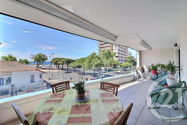 Appartement T3 à vendre - 3 pièces - 92.31 m2 - FREJUS - 83 - PROVENCE-ALPES-COTE-D-AZUR - Century 21 Sud Habitat