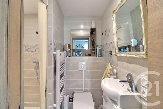 Appartement T3 à vendre - 3 pièces - 92.31 m2 - FREJUS - 83 - PROVENCE-ALPES-COTE-D-AZUR - Century 21 Sud Habitat