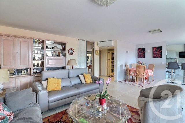 Appartement T3 à vendre - 3 pièces - 92.31 m2 - FREJUS - 83 - PROVENCE-ALPES-COTE-D-AZUR - Century 21 Sud Habitat