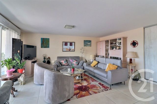 Appartement T3 à vendre - 3 pièces - 92.31 m2 - FREJUS - 83 - PROVENCE-ALPES-COTE-D-AZUR - Century 21 Sud Habitat
