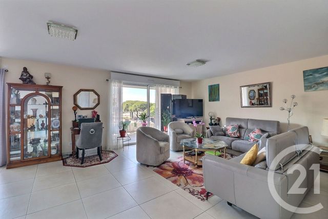 Appartement T3 à vendre - 3 pièces - 92.31 m2 - FREJUS - 83 - PROVENCE-ALPES-COTE-D-AZUR - Century 21 Sud Habitat