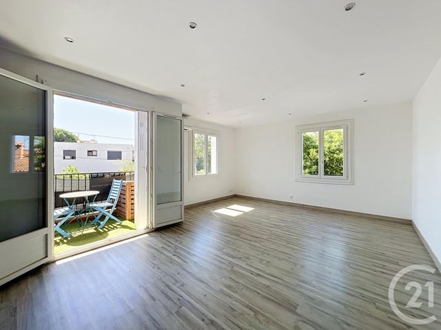 Appartement F2 à vendre - 2 pièces - 59.98 m2 - FREJUS - 83 - PROVENCE-ALPES-COTE-D-AZUR - Century 21 Sud Habitat