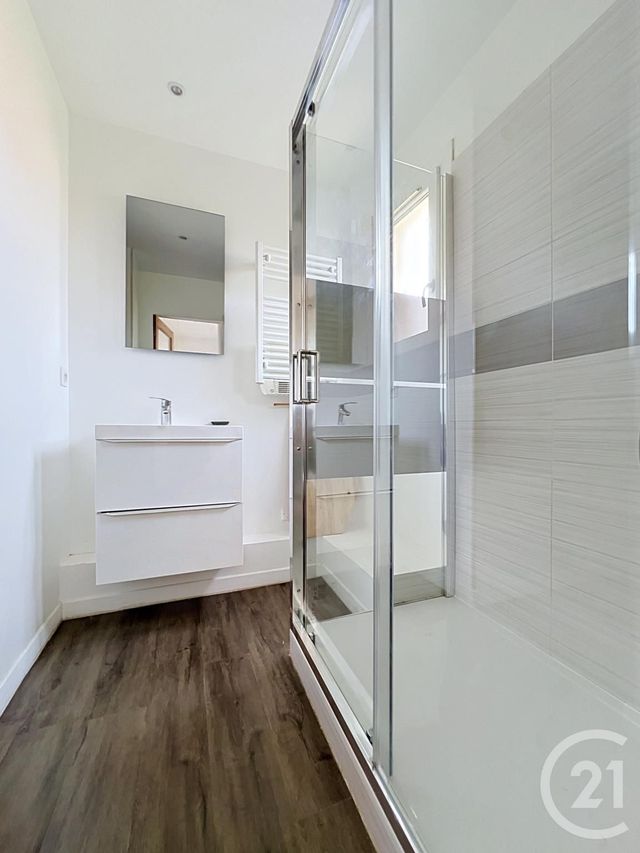 Appartement F2 à vendre - 2 pièces - 59.98 m2 - FREJUS - 83 - PROVENCE-ALPES-COTE-D-AZUR - Century 21 Sud Habitat
