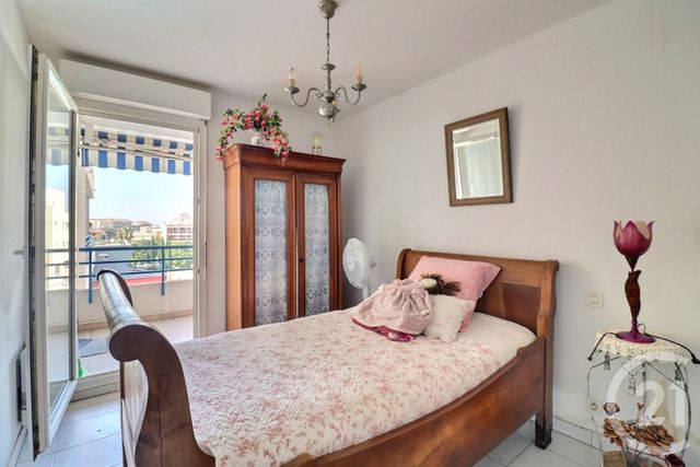 Appartement T3 à vendre - 3 pièces - 65.48 m2 - FREJUS - 83 - PROVENCE-ALPES-COTE-D-AZUR - Century 21 Sud Habitat