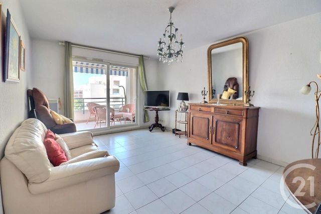 Appartement T3 à vendre - 3 pièces - 65.48 m2 - FREJUS - 83 - PROVENCE-ALPES-COTE-D-AZUR - Century 21 Sud Habitat