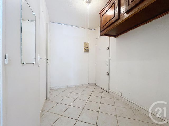 Appartement Studio à vendre - 1 pièce - 26.0 m2 - FREJUS - 83 - PROVENCE-ALPES-COTE-D-AZUR - Century 21 Sud Habitat