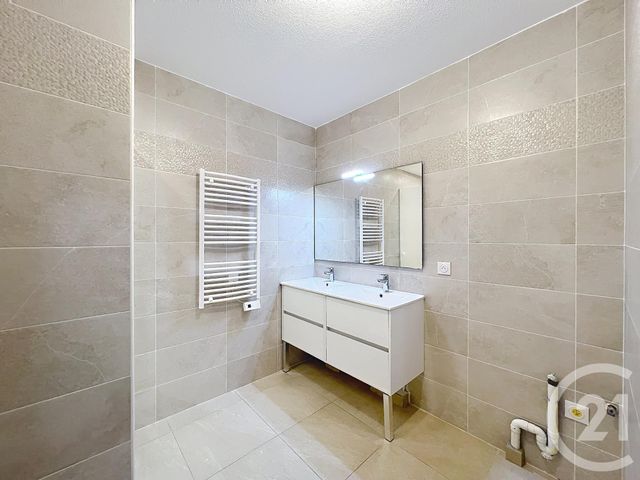 Appartement F2 à vendre - 2 pièces - 49.24 m2 - FREJUS - 83 - PROVENCE-ALPES-COTE-D-AZUR - Century 21 Sud Habitat