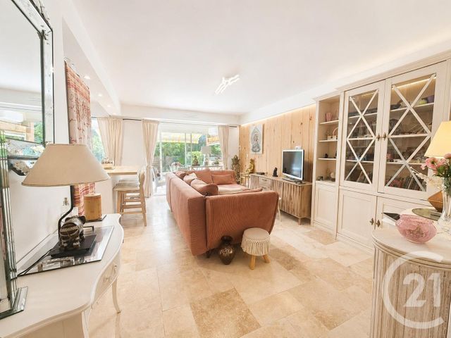 Appartement F2 à vendre - 2 pièces - 44.38 m2 - FREJUS - 83 - PROVENCE-ALPES-COTE-D-AZUR - Century 21 Sud Habitat