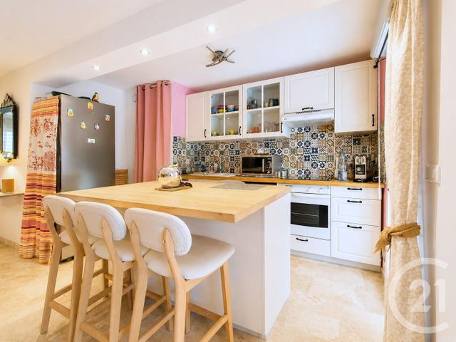 Appartement F2 à vendre - 2 pièces - 44.38 m2 - FREJUS - 83 - PROVENCE-ALPES-COTE-D-AZUR - Century 21 Sud Habitat