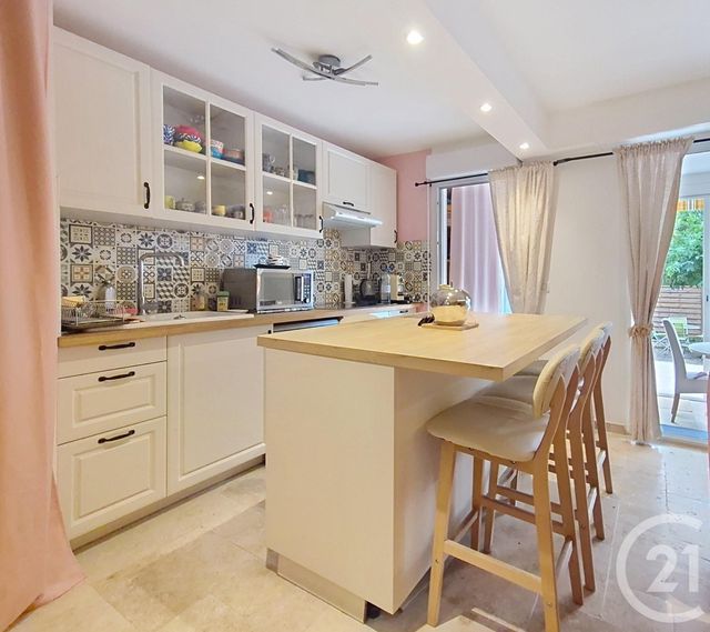 Appartement F2 à vendre - 2 pièces - 44.38 m2 - FREJUS - 83 - PROVENCE-ALPES-COTE-D-AZUR - Century 21 Sud Habitat