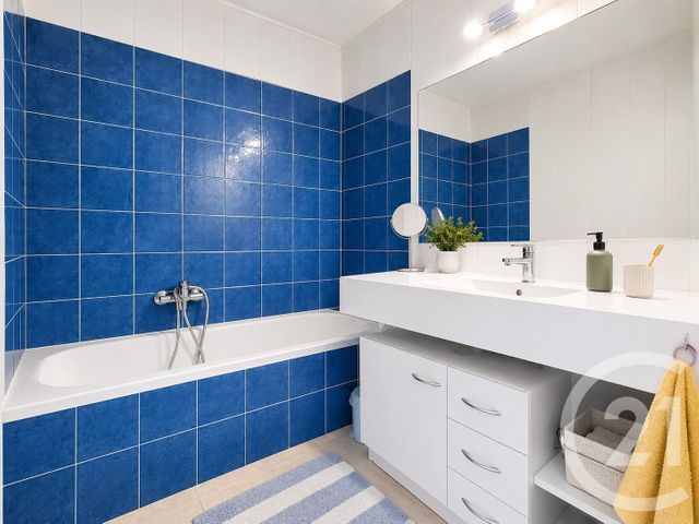 Appartement T2 à vendre - 2 pièces - 36.39 m2 - FREJUS - 83 - PROVENCE-ALPES-COTE-D-AZUR - Century 21 Sud Habitat