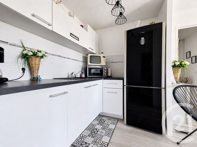 Appartement T2 à vendre - 2 pièces - 36.39 m2 - FREJUS - 83 - PROVENCE-ALPES-COTE-D-AZUR - Century 21 Sud Habitat