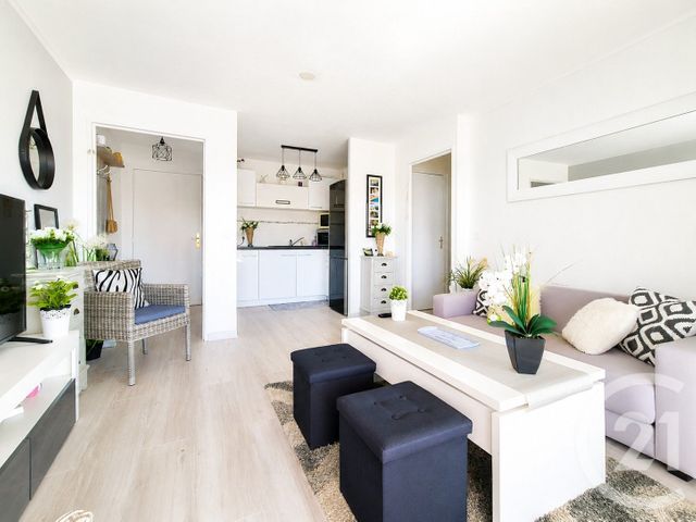 Appartement T2 à vendre - 2 pièces - 36.39 m2 - FREJUS - 83 - PROVENCE-ALPES-COTE-D-AZUR - Century 21 Sud Habitat
