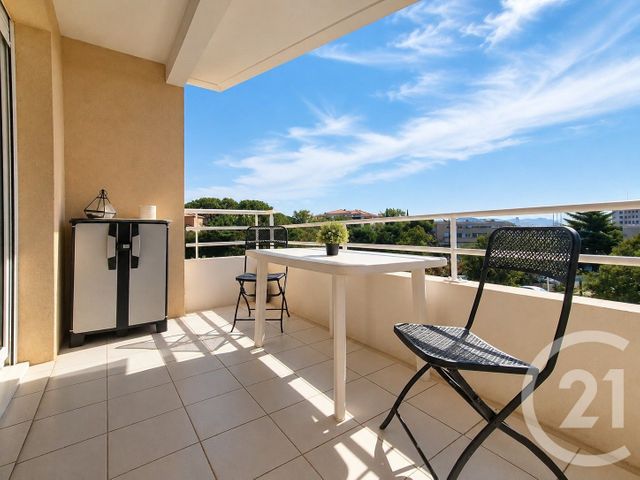 Appartement T2 à vendre - 2 pièces - 36.39 m2 - FREJUS - 83 - PROVENCE-ALPES-COTE-D-AZUR - Century 21 Sud Habitat