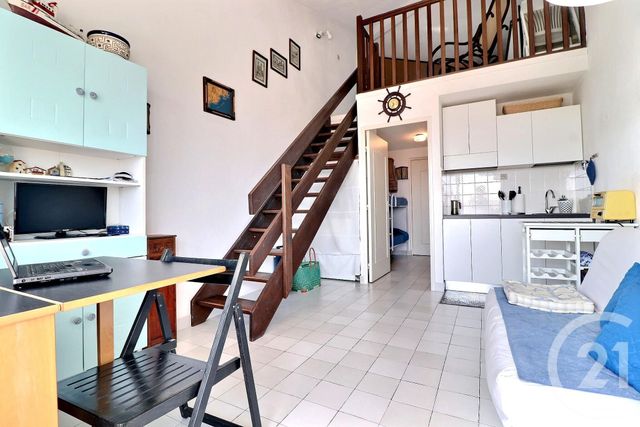 Appartement T2 à vendre - 2 pièces - 27.0 m2 - FREJUS - 83 - PROVENCE-ALPES-COTE-D-AZUR - Century 21 Sud Habitat