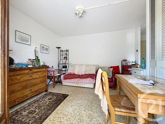 Appartement T2 à vendre - 2 pièces - 28.0 m2 - FREJUS - 83 - PROVENCE-ALPES-COTE-D-AZUR - Century 21 Sud Habitat