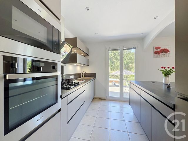 maison à vendre - 4 pièces - 77.0 m2 - BAGNOLS EN FORET - 83 - PROVENCE-ALPES-COTE-D-AZUR - Century 21 Sud Habitat