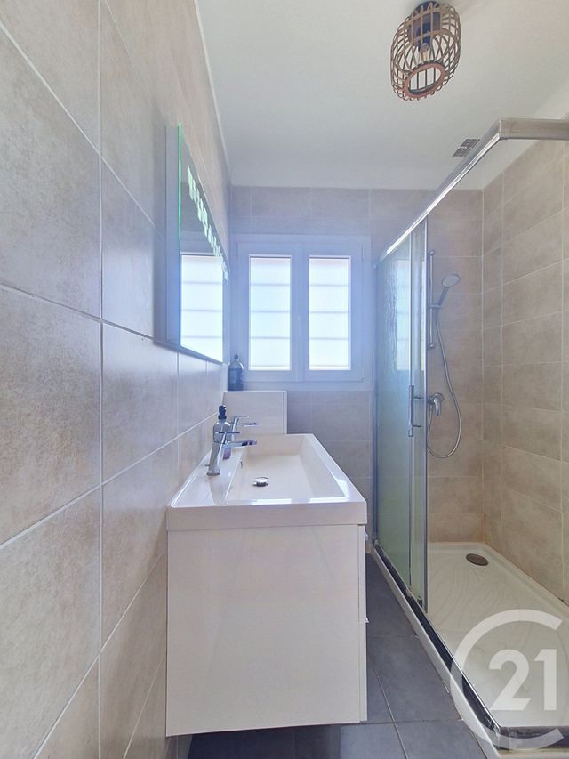maison à vendre - 7 pièces - 190.0 m2 - FREJUS - 83 - PROVENCE-ALPES-COTE-D-AZUR - Century 21 Sud Habitat