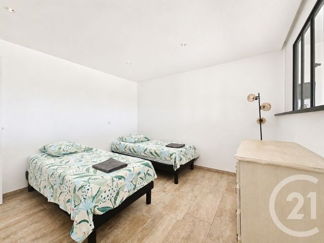 maison à vendre - 7 pièces - 190.0 m2 - FREJUS - 83 - PROVENCE-ALPES-COTE-D-AZUR - Century 21 Sud Habitat