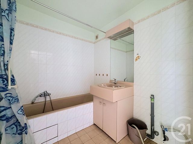 Appartement T2 à vendre - 2 pièces - 47.53 m2 - FREJUS - 83 - PROVENCE-ALPES-COTE-D-AZUR - Century 21 Sud Habitat