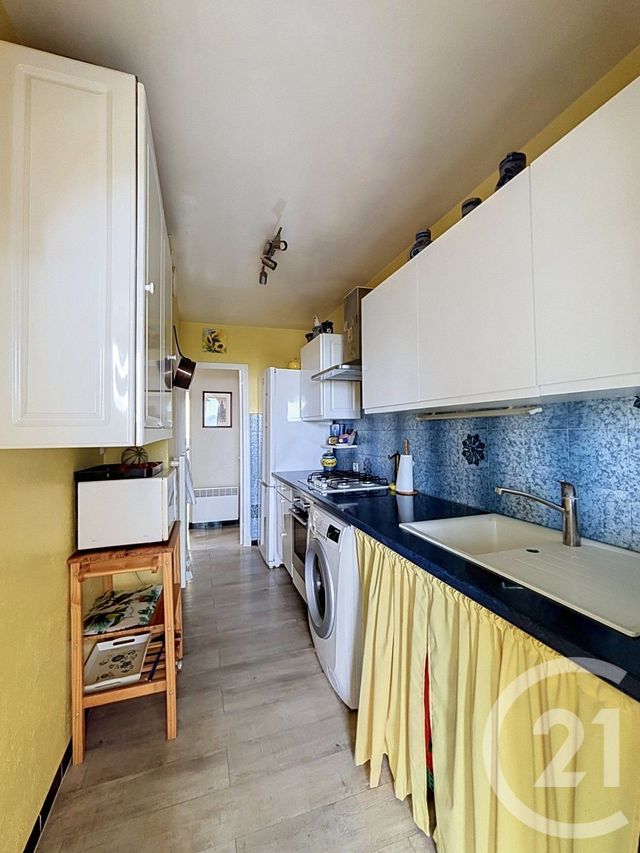 Appartement F2 bis à vendre - 4 pièces - 83.13 m2 - FREJUS - 83 - PROVENCE-ALPES-COTE-D-AZUR - Century 21 Sud Habitat