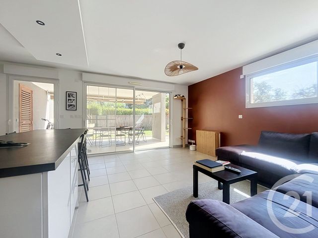 Appartement T3 à vendre - 3 pièces - 70.0 m2 - FREJUS - 83 - PROVENCE-ALPES-COTE-D-AZUR - Century 21 Sud Habitat