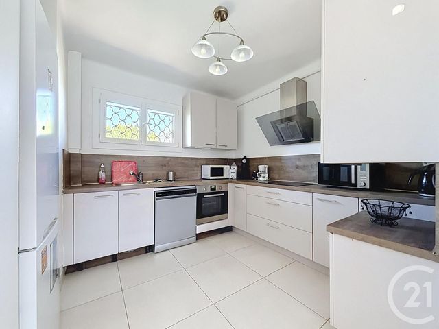 Appartement T3 à vendre - 3 pièces - 62.96 m2 - ST RAPHAEL - 83 - PROVENCE-ALPES-COTE-D-AZUR - Century 21 Sud Habitat