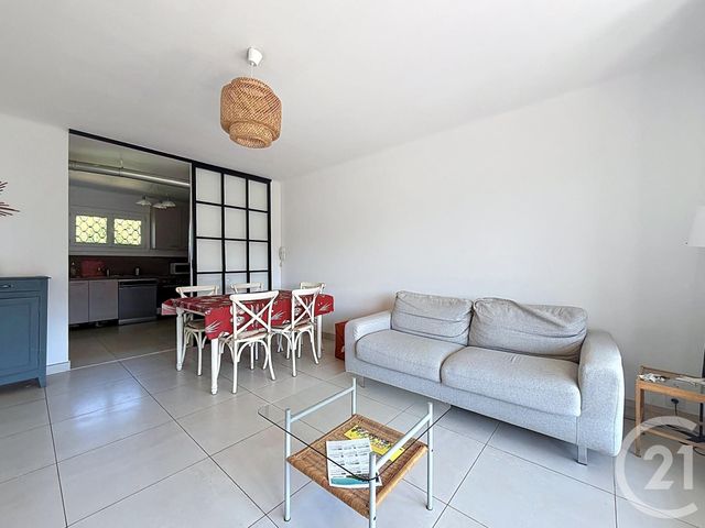 Appartement T3 à vendre - 3 pièces - 62.96 m2 - ST RAPHAEL - 83 - PROVENCE-ALPES-COTE-D-AZUR - Century 21 Sud Habitat
