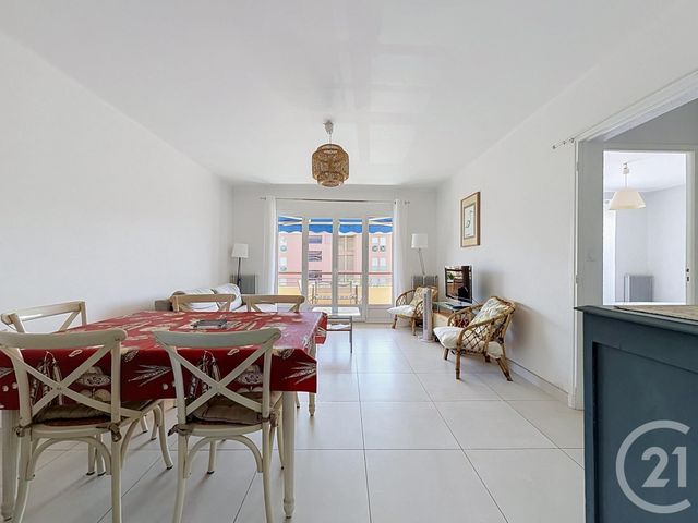 Appartement T3 à vendre - 3 pièces - 62.96 m2 - ST RAPHAEL - 83 - PROVENCE-ALPES-COTE-D-AZUR - Century 21 Sud Habitat