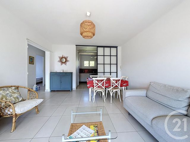 Appartement T3 à vendre - 3 pièces - 62.96 m2 - ST RAPHAEL - 83 - PROVENCE-ALPES-COTE-D-AZUR - Century 21 Sud Habitat