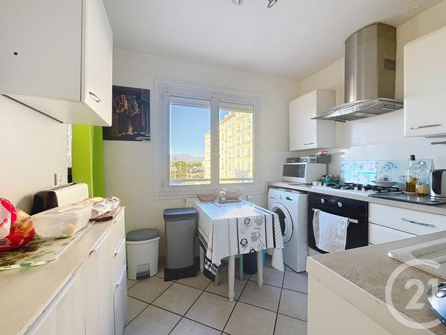 Appartement F2 à vendre - 2 pièces - 58.77 m2 - FREJUS - 83 - PROVENCE-ALPES-COTE-D-AZUR - Century 21 Sud Habitat