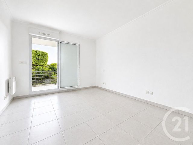 Appartement F3 à vendre - 3 pièces - 75.05 m2 - FREJUS - 83 - PROVENCE-ALPES-COTE-D-AZUR - Century 21 Sud Habitat