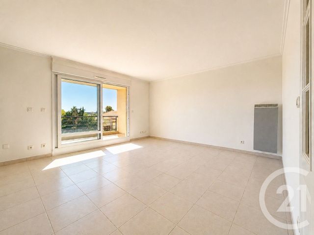 Appartement F3 à vendre - 3 pièces - 75.05 m2 - FREJUS - 83 - PROVENCE-ALPES-COTE-D-AZUR - Century 21 Sud Habitat