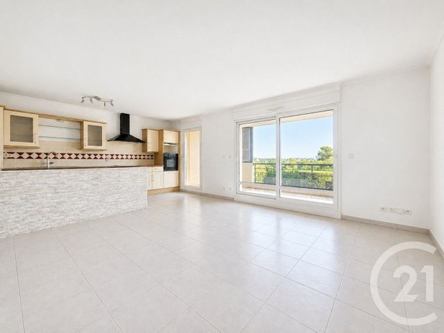 Appartement F3 à vendre - 3 pièces - 75.05 m2 - FREJUS - 83 - PROVENCE-ALPES-COTE-D-AZUR - Century 21 Sud Habitat
