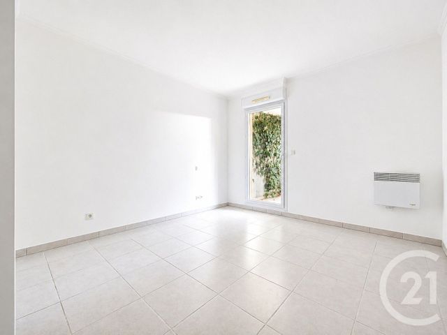 Appartement F3 à vendre - 3 pièces - 75.05 m2 - FREJUS - 83 - PROVENCE-ALPES-COTE-D-AZUR - Century 21 Sud Habitat