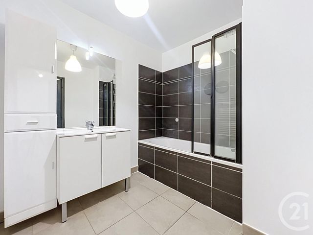 Appartement T3 à vendre - 3 pièces - 67.72 m2 - FREJUS - 83 - PROVENCE-ALPES-COTE-D-AZUR - Century 21 Sud Habitat
