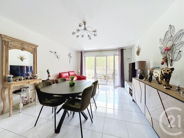 Appartement T3 à vendre - 3 pièces - 78.54 m2 - ST RAPHAEL - 83 - PROVENCE-ALPES-COTE-D-AZUR - Century 21 Sud Habitat