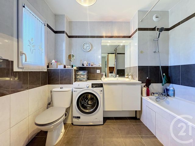 Appartement T3 à vendre - 3 pièces - 78.54 m2 - ST RAPHAEL - 83 - PROVENCE-ALPES-COTE-D-AZUR - Century 21 Sud Habitat