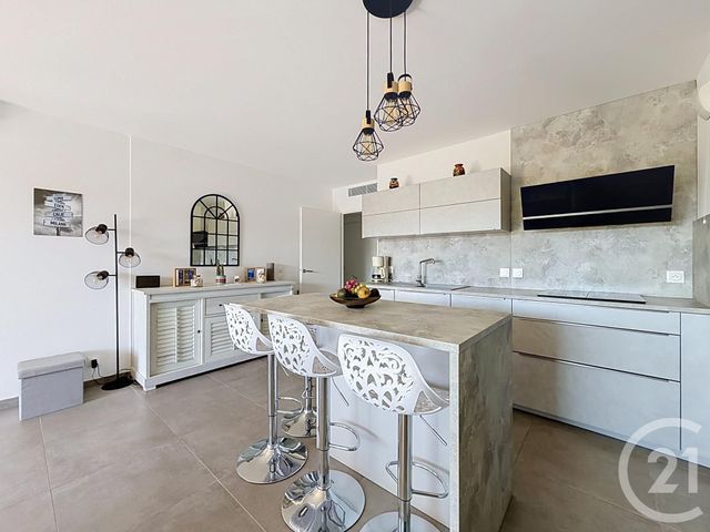 Appartement T4 à vendre - 4 pièces - 88.5 m2 - ST RAPHAEL - 83 - PROVENCE-ALPES-COTE-D-AZUR - Century 21 Sud Habitat