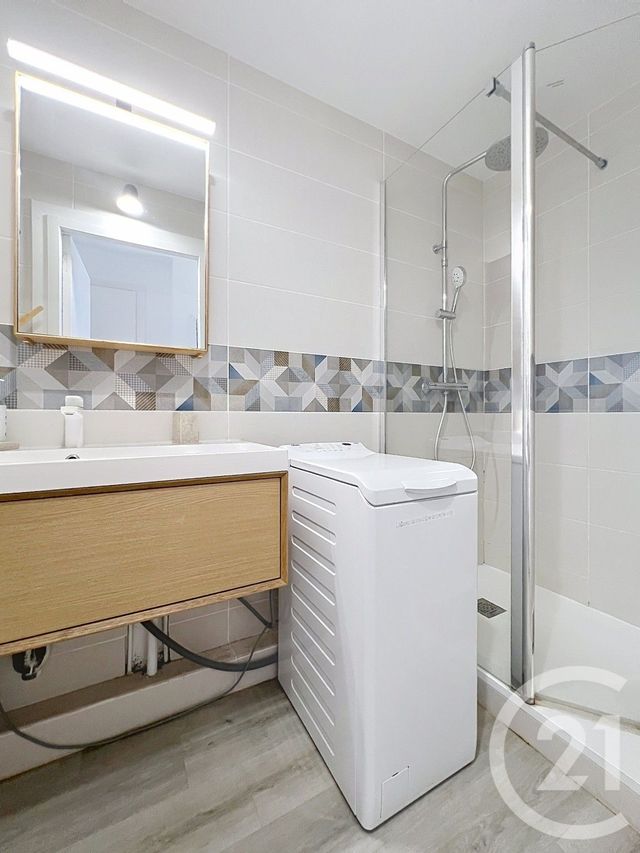 Appartement T2 à vendre - 2 pièces - 38.0 m2 - FREJUS - 83 - PROVENCE-ALPES-COTE-D-AZUR - Century 21 Sud Habitat