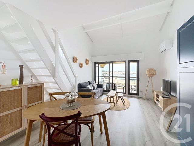 Appartement T2 à vendre - 2 pièces - 38.0 m2 - FREJUS - 83 - PROVENCE-ALPES-COTE-D-AZUR - Century 21 Sud Habitat